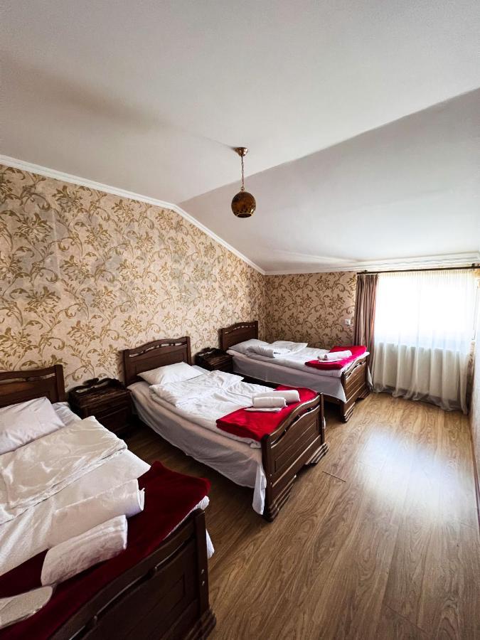 Giorgi'S Guest House Stepantsminda Exterior photo